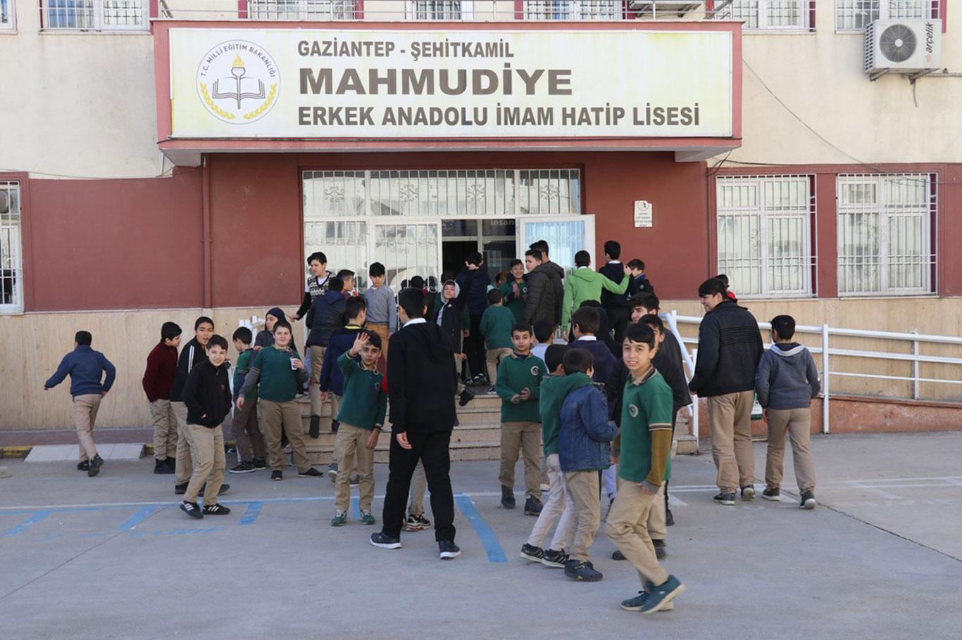 Eğitimciler ve öğrenciler sınıf tekrarı kararını değerlendirdi